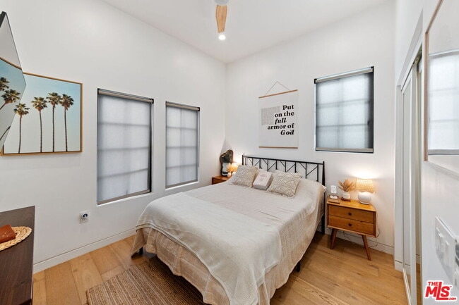 Building Photo - 358 N Bronson Ave