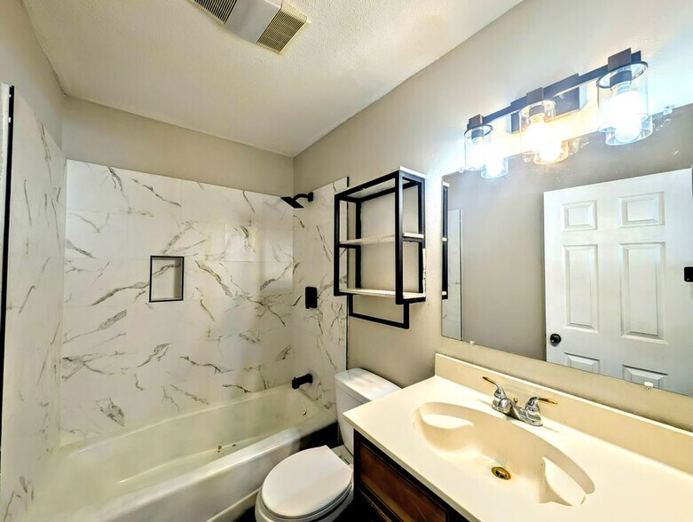 Building Photo - 2528 Joy Ann Dr