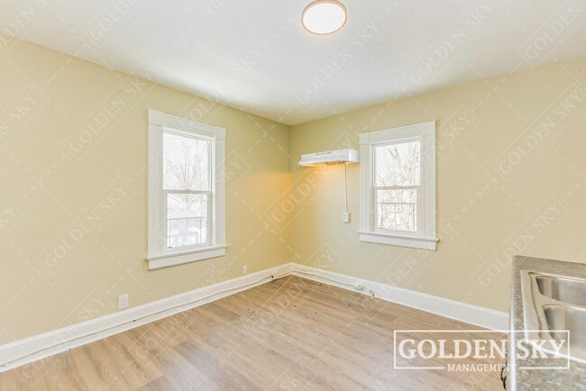 Building Photo - 900 1/2 West Main Street - NA