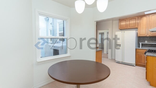 Building Photo - 1578 43rd Ave