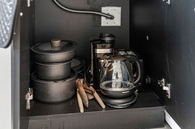 Building Photo - 596 W 9th St