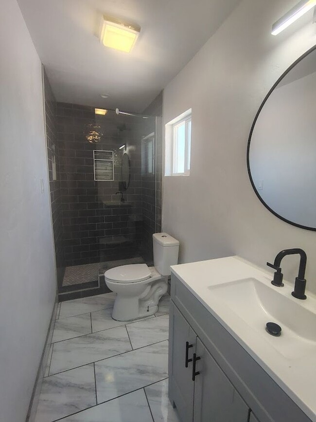 Building Photo - 23 E Adams St