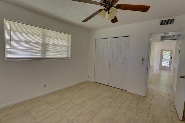 Building Photo - 89 Canterbury D