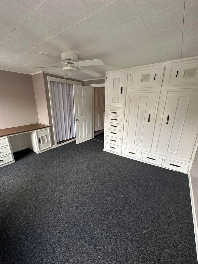 Building Photo - 3 bed, 1 bath apartment in lansfod