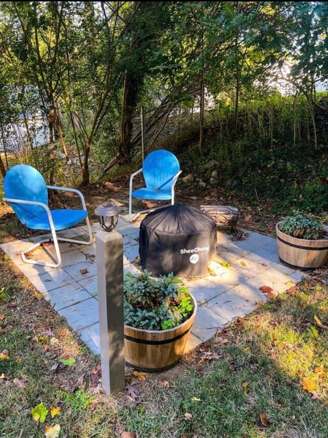 Building Photo - 130 Huntington Pl