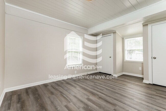 Building Photo - 2913 22nd Ave