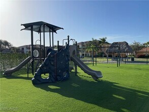 Building Photo - 3947 Del Sol Ln
