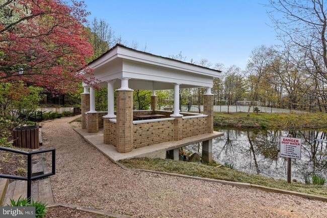 Building Photo - 8340 Greensboro Dr