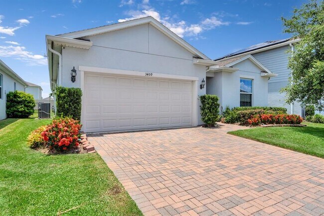 Building Photo - 3459 Current Ave