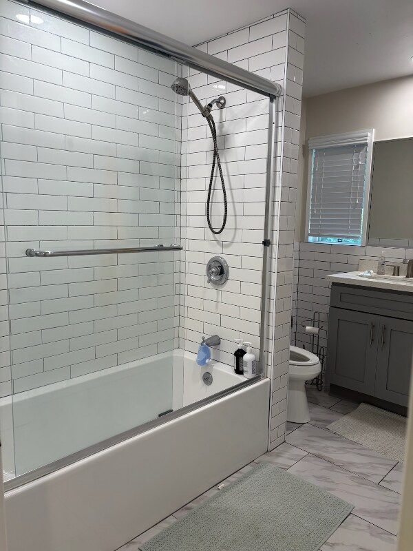 Building Photo - 835 N Raymond Ave