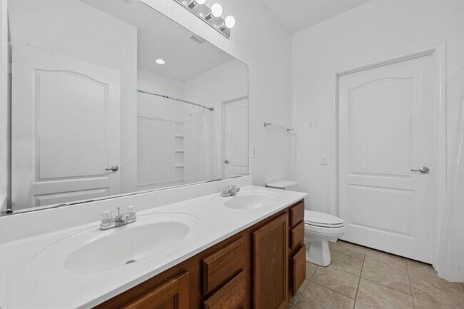 Building Photo - 6212 Roseborough Dr