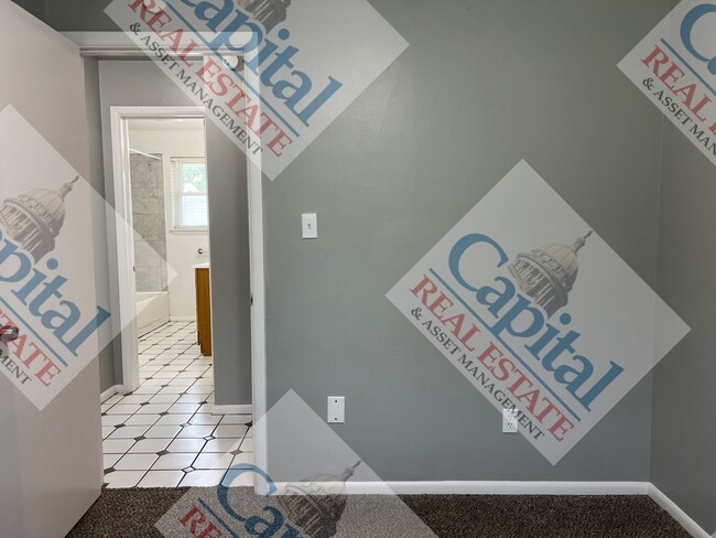 Building Photo - Del City 3 Bedroom