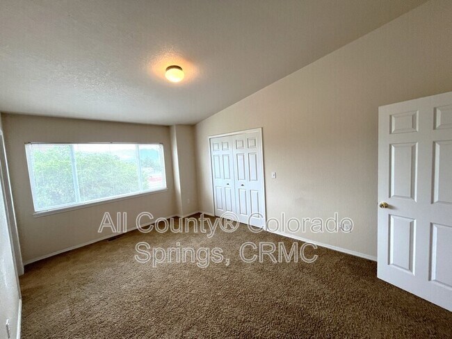 Building Photo - 4719 Iron Horse Villas Point