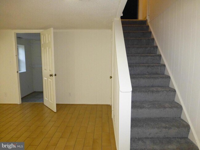 Building Photo - 4807 S 28th St