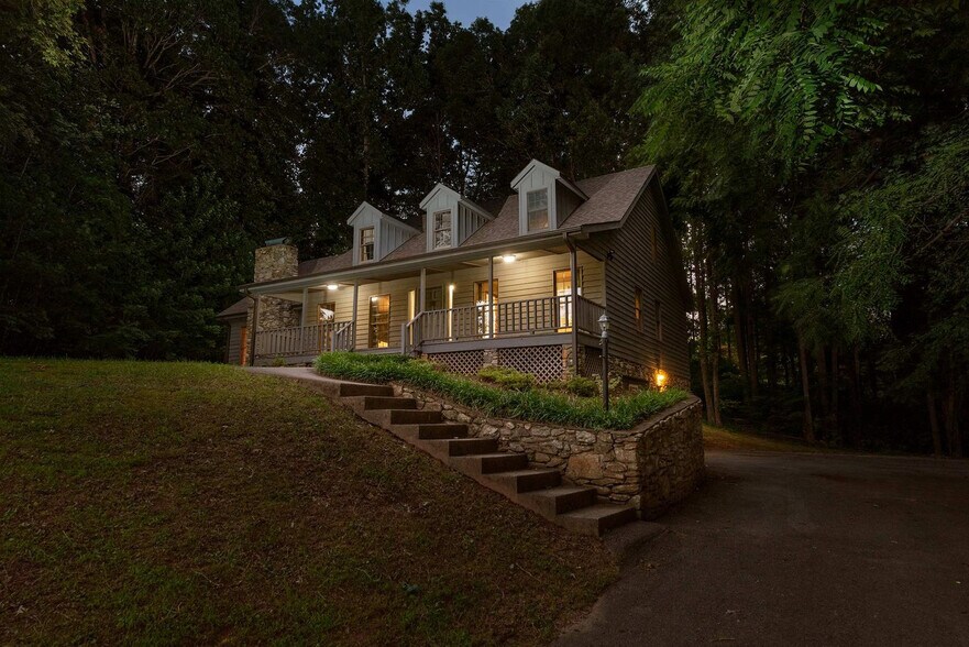 Building Photo - 41 Little Forest Dr