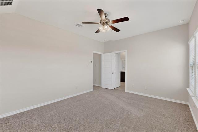 Building Photo - 740 Thorn Crk Dr