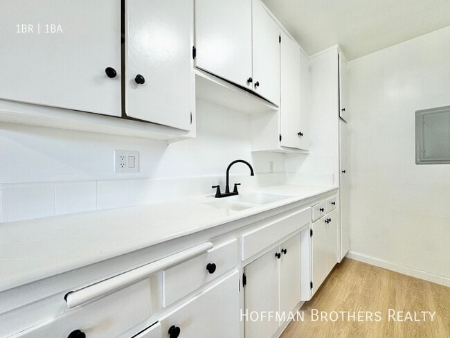Building Photo - 14807 Normandie Ave