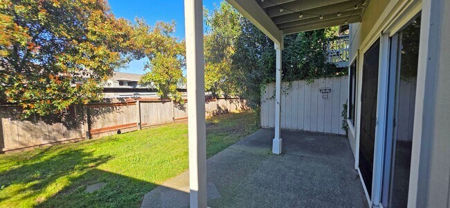 Building Photo - 7862 Hampton Ln