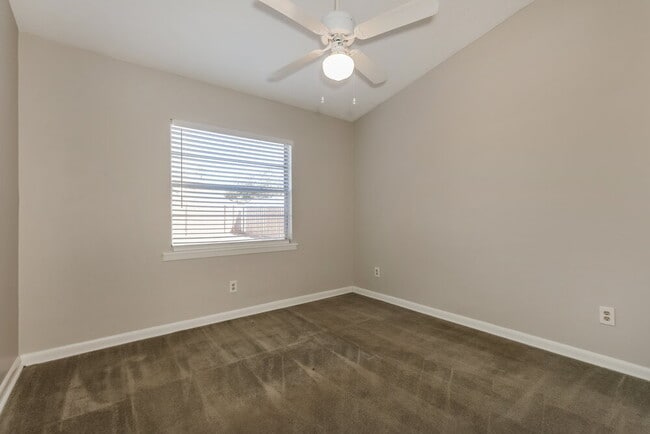 Building Photo - 1012 Cameo Crest Ln