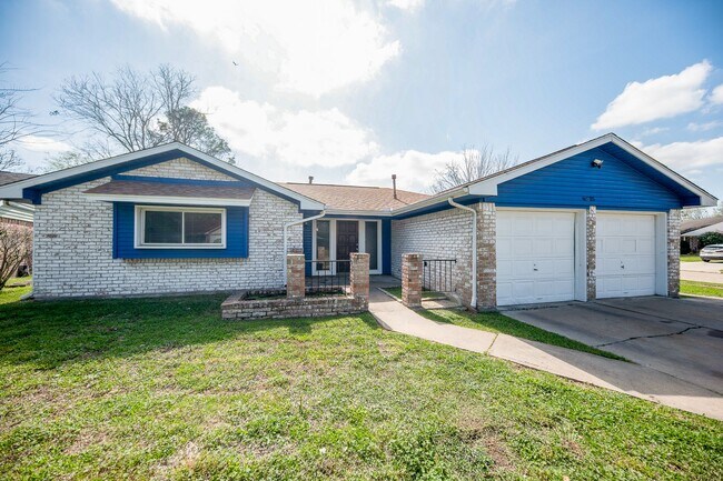 Building Photo - 6835 Castleview Ln