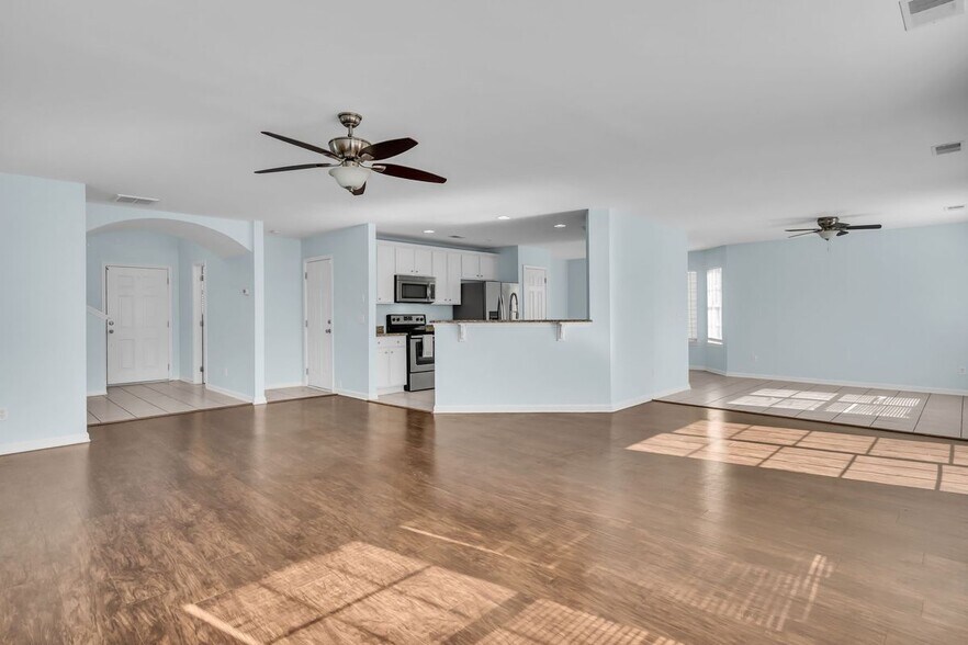 Building Photo - 2233 Blakers Blvd