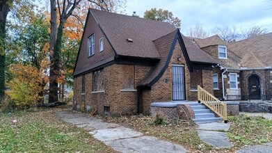 Building Photo - Charming 3 bedroom/1.5 bath Brick Home - Now Available!