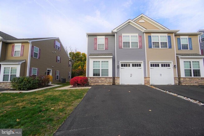 Building Photo - 1013 Chapman Cir