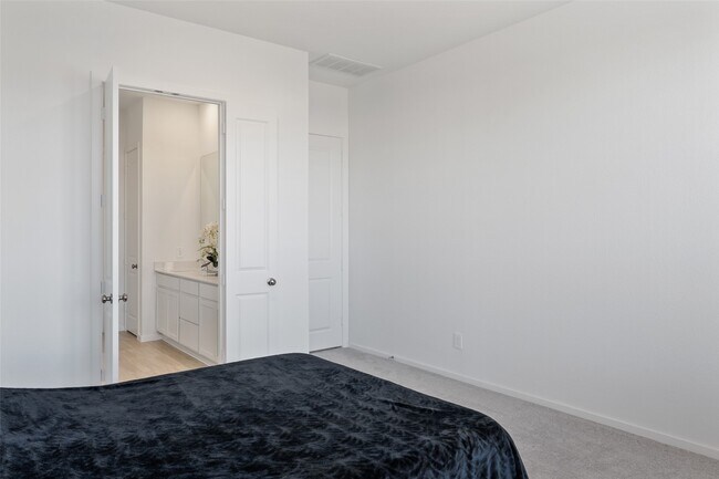 Building Photo - 17754 Pansy Heron Trl