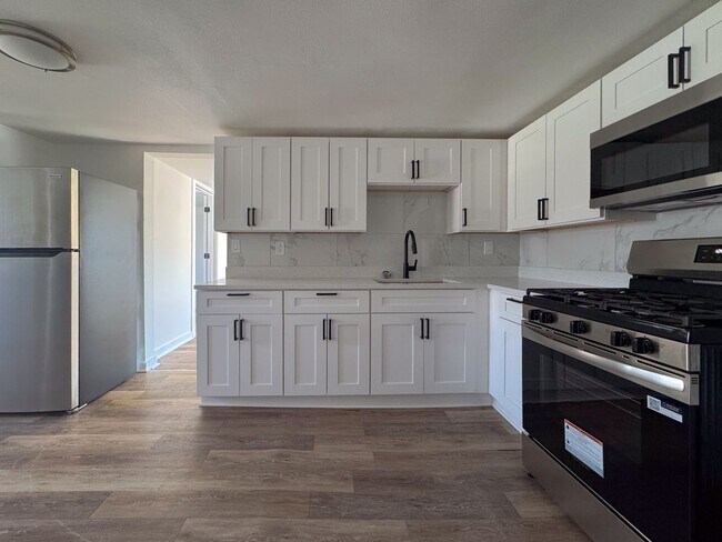 Building Photo - Chatham