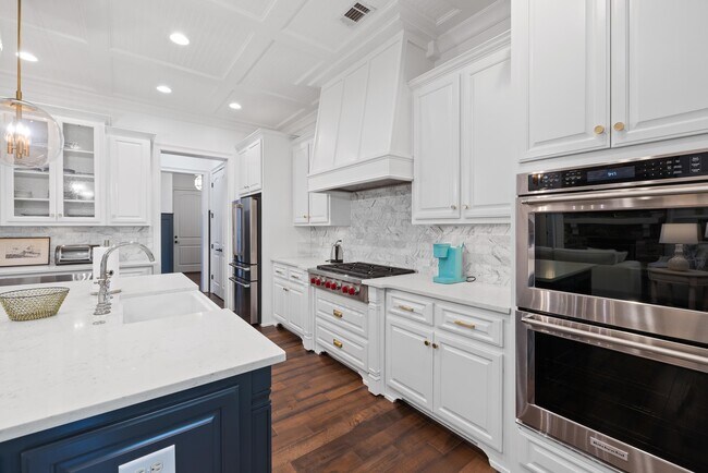 Building Photo - 1020 Bridle Bit Ln