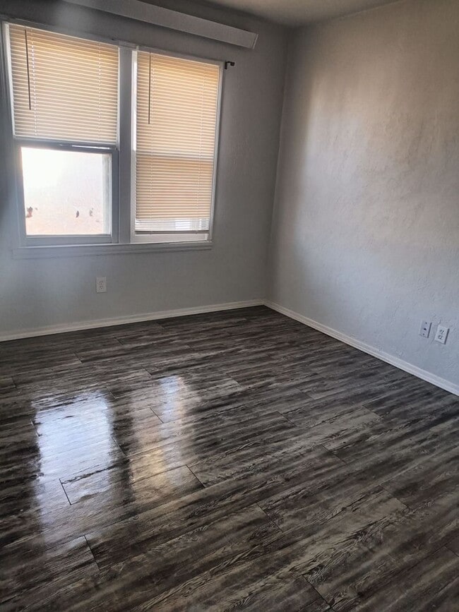 Building Photo - 1606 SE 61st St