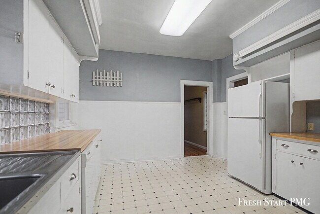 Building Photo - Charm Meets Modern Living in the Heart of Stanton