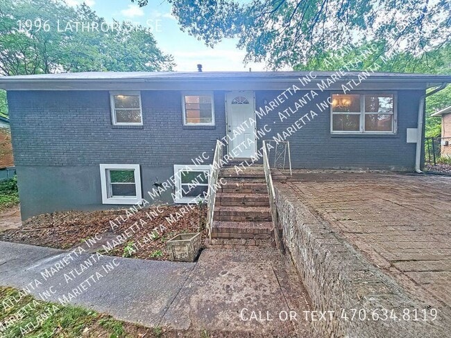 Building Photo - 1996 Lathrop St SE