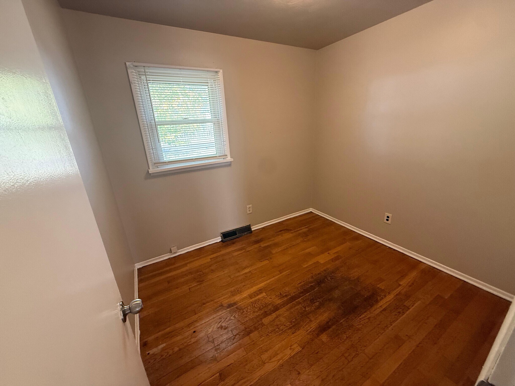 Building Photo - 242 Sadonia Ave