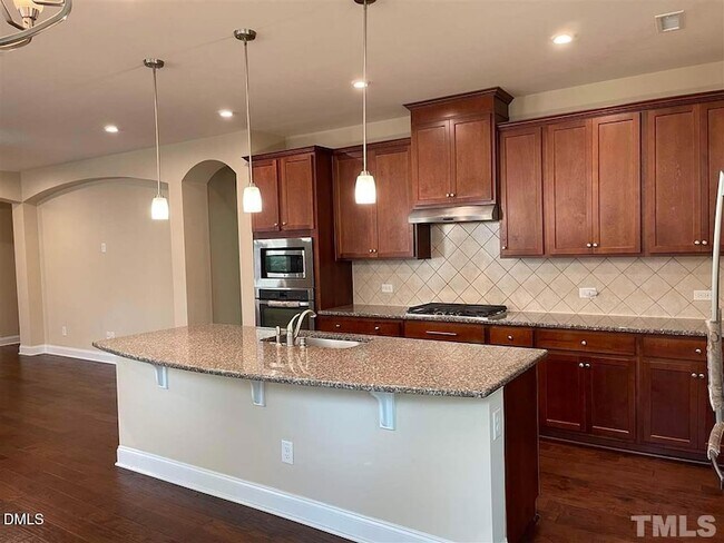 Building Photo - 811 Rymark Ct