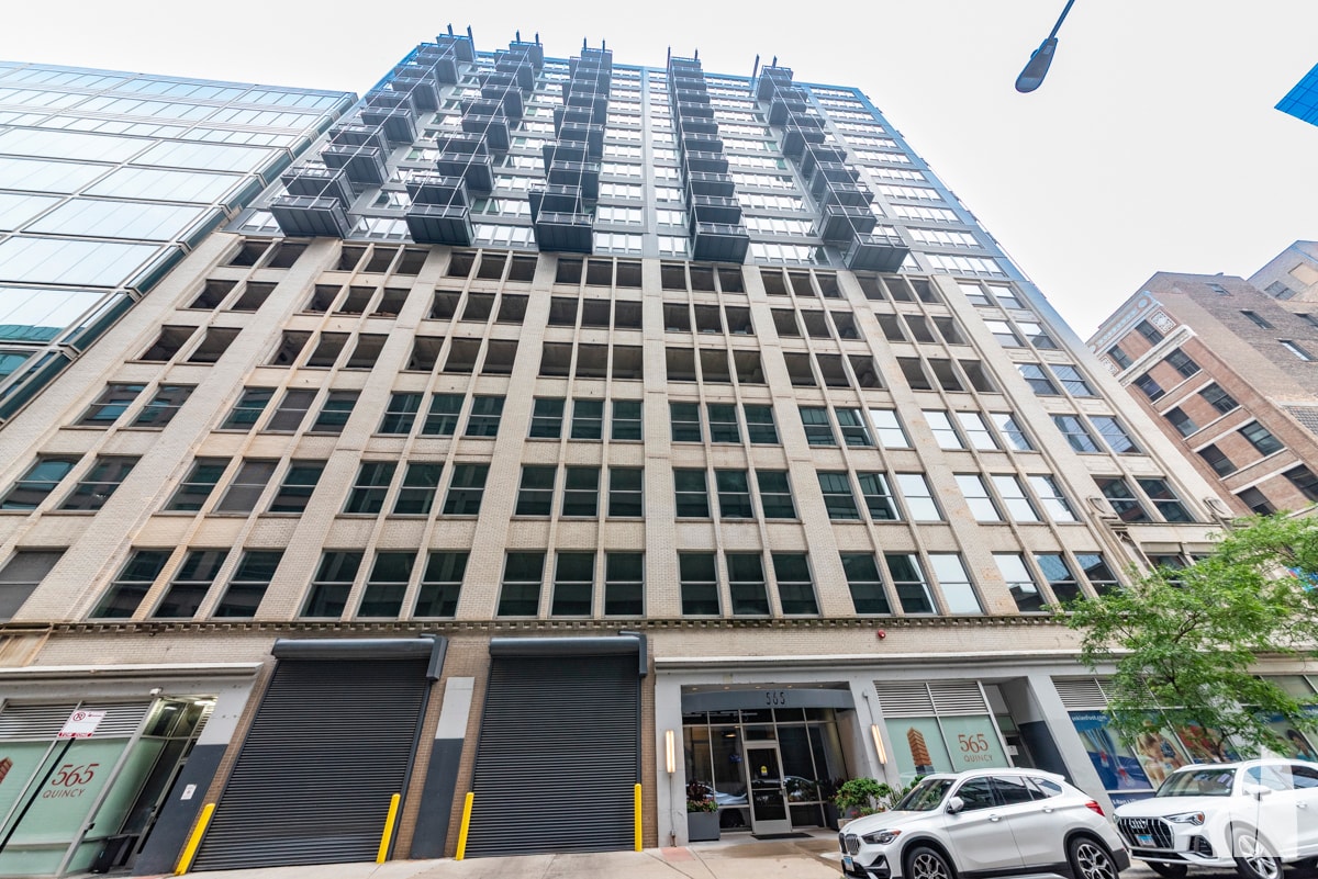 Building Photo - 565 W Quincy St