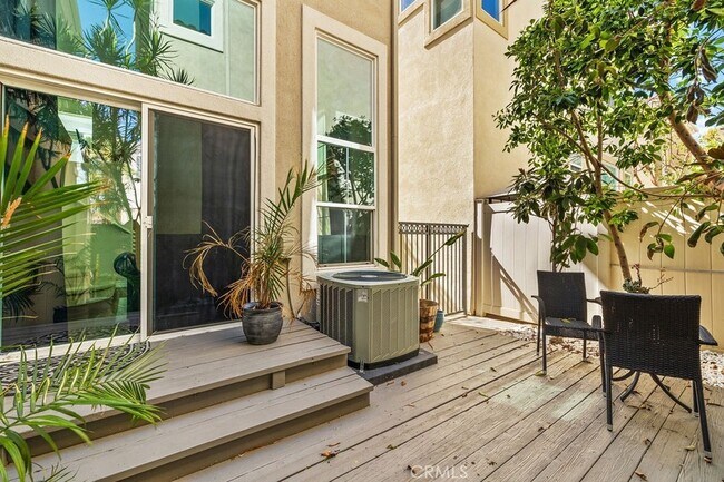 Building Photo - 205 Montana Del Lago Dr