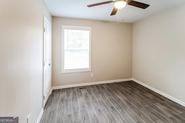 Building Photo - 2626 Del Ridge Dr