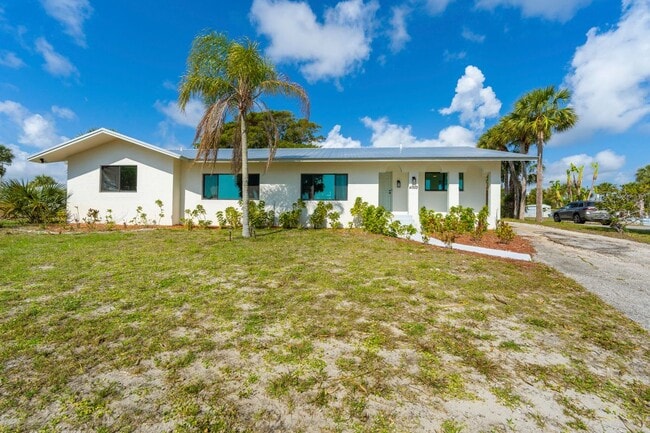 Building Photo - 4003 S Indian River Dr