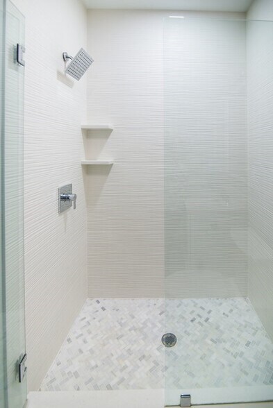 Building Photo - 757 Washington St