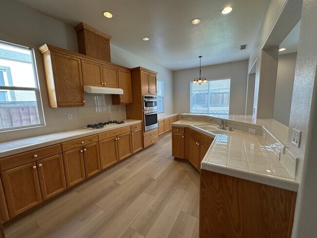 Building Photo - 5592 Plumbridge Way