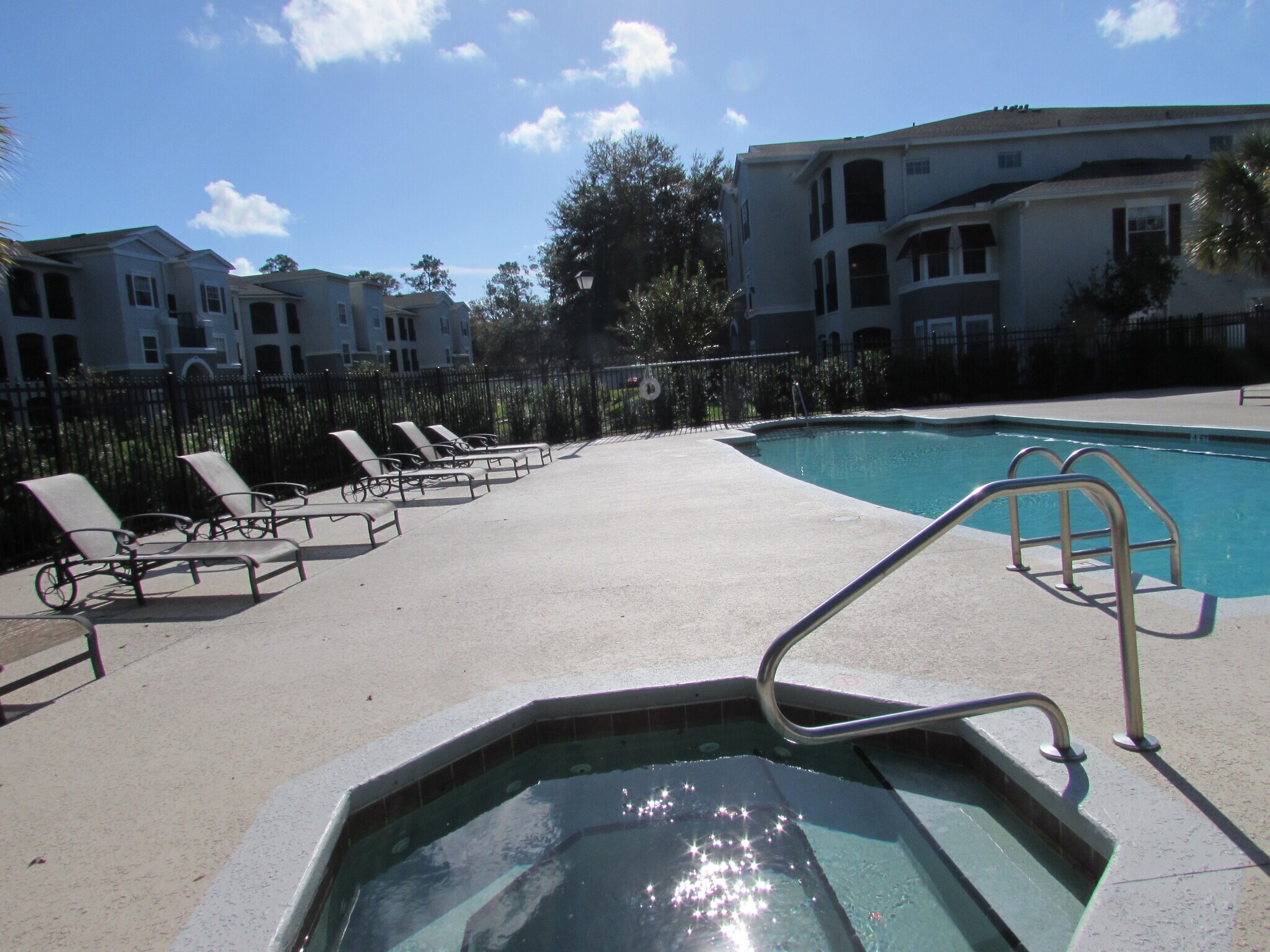 Building Photo - 3591 Kernan Blvd S