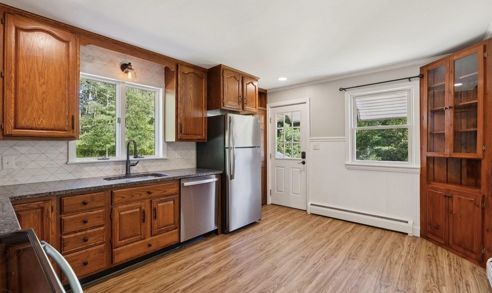 Building Photo - 45 Emery St