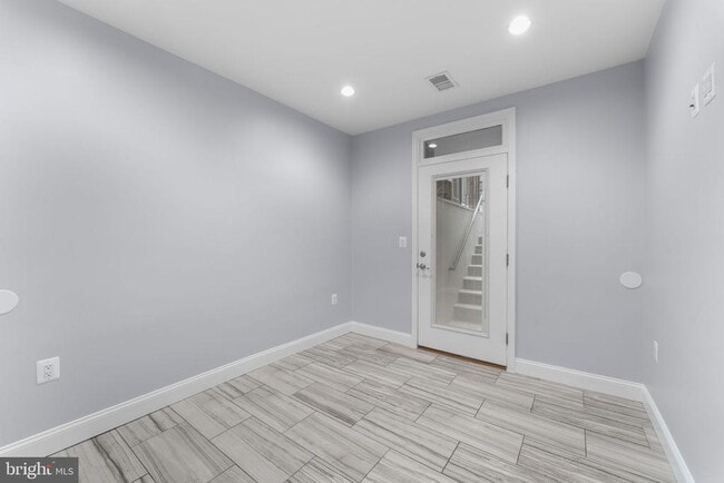 Building Photo - 1416 Meridian Pl NW