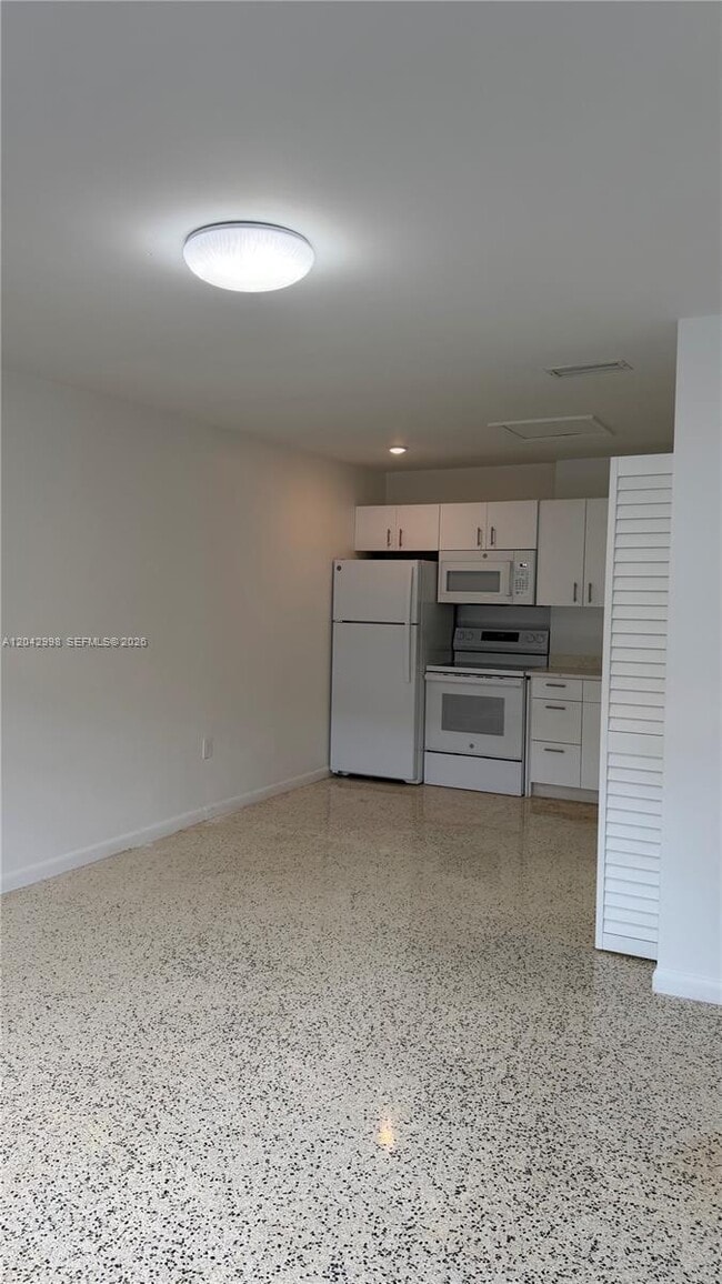 Building Photo - 612 NW 43rd Ct