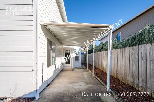 Building Photo - One Month Free! Beautifully maintained col...