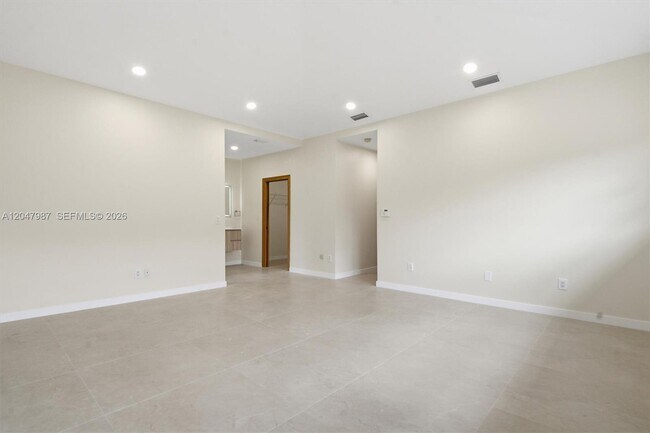 Building Photo - 8320 NW 167th Terrace
