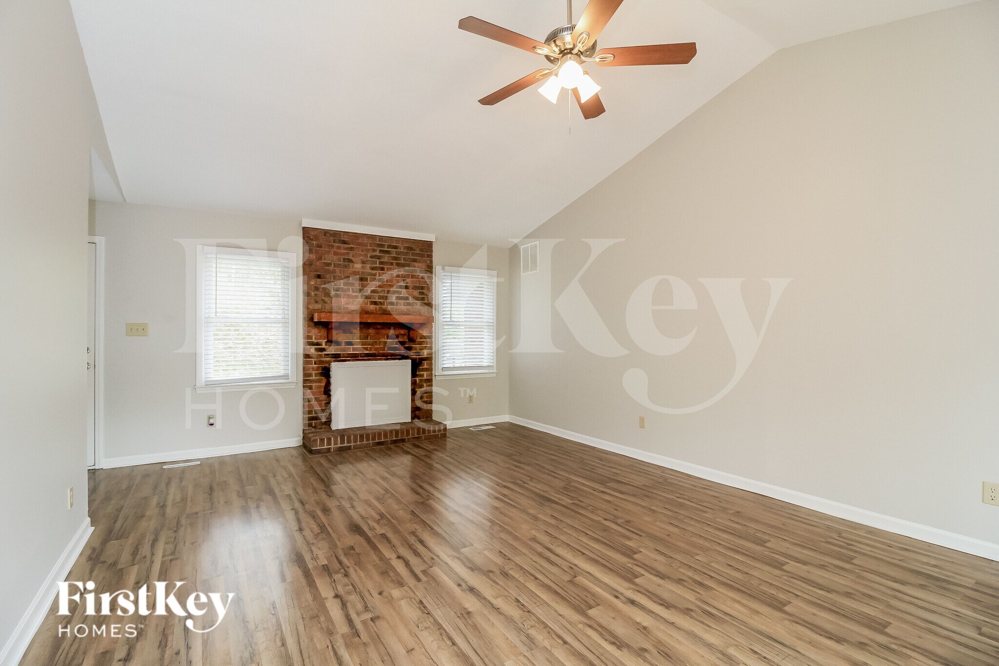 Building Photo - 324 Century Blvd