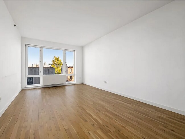 Building Photo - 545 Washington Ave