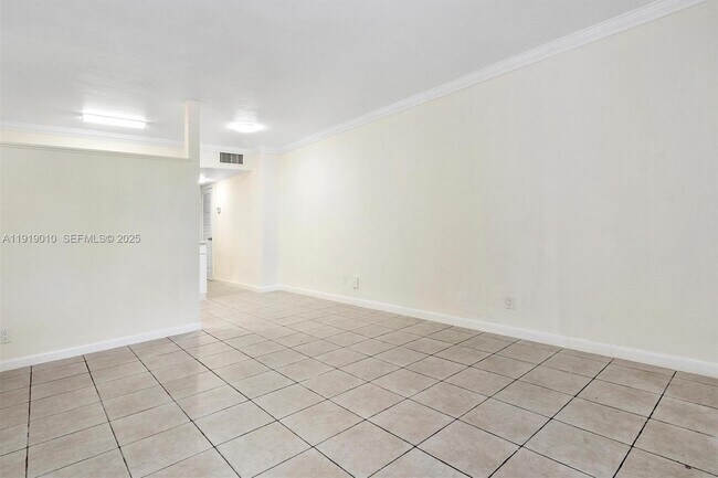 Building Photo - 1715 N 16th Ave